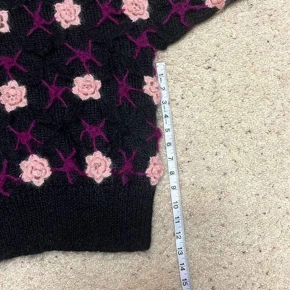 Vintage K-Factory by Rob Paynter Black Sweater with pink roses One Size - Picture 2 of 9